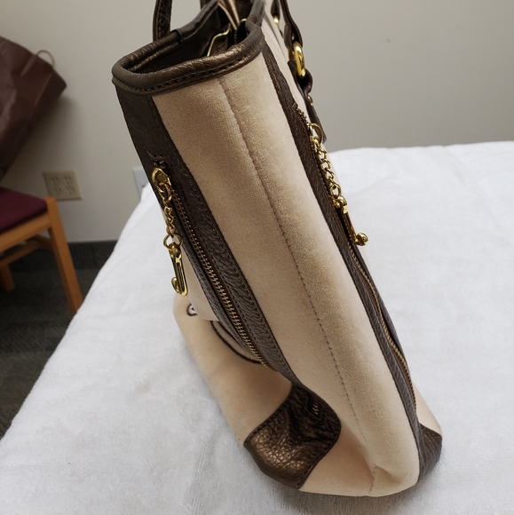 JUICY COUTURE UNIVERSITY - TRUST FUND GENERATION TOTE BAG. - Picture 7 of 10